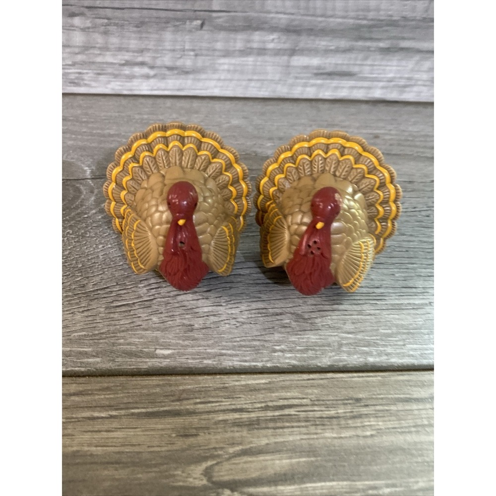 Turkey Salt and Pepper Shaker Set Thanksgiving Fall Harvest Plastic Brown Red